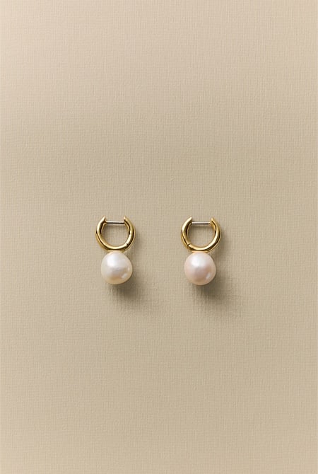 Elsa Pearl Hoop Earrings