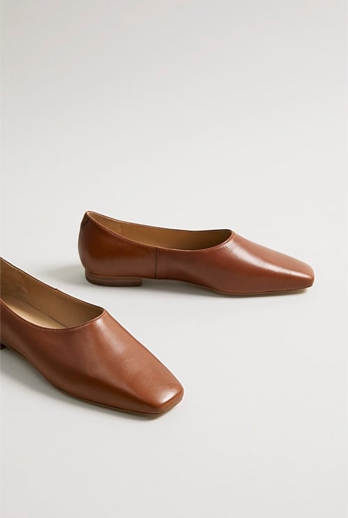 Mahogany Chris Flat - WOMEN Shoes | Trenery