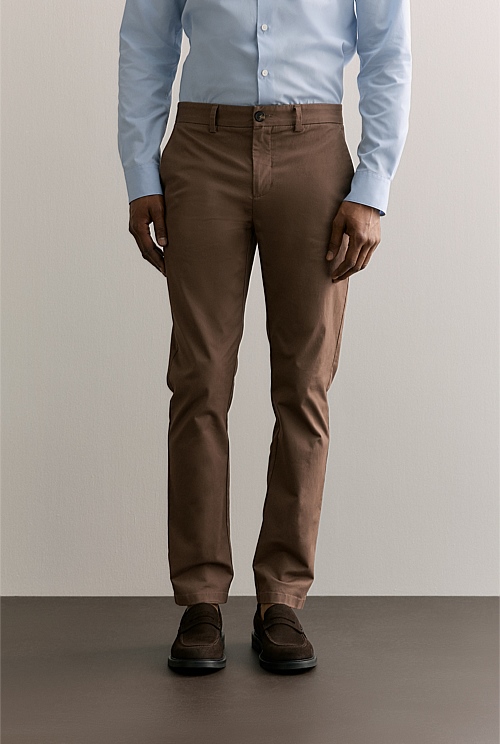 Khaki Brown Regular Fit Modern Chino Pant MEN Chino Pants Trenery