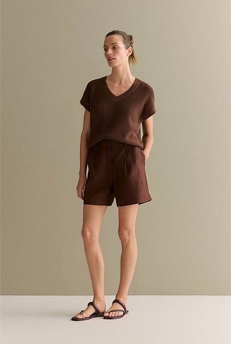 Linen Twill Pleat Detail Short