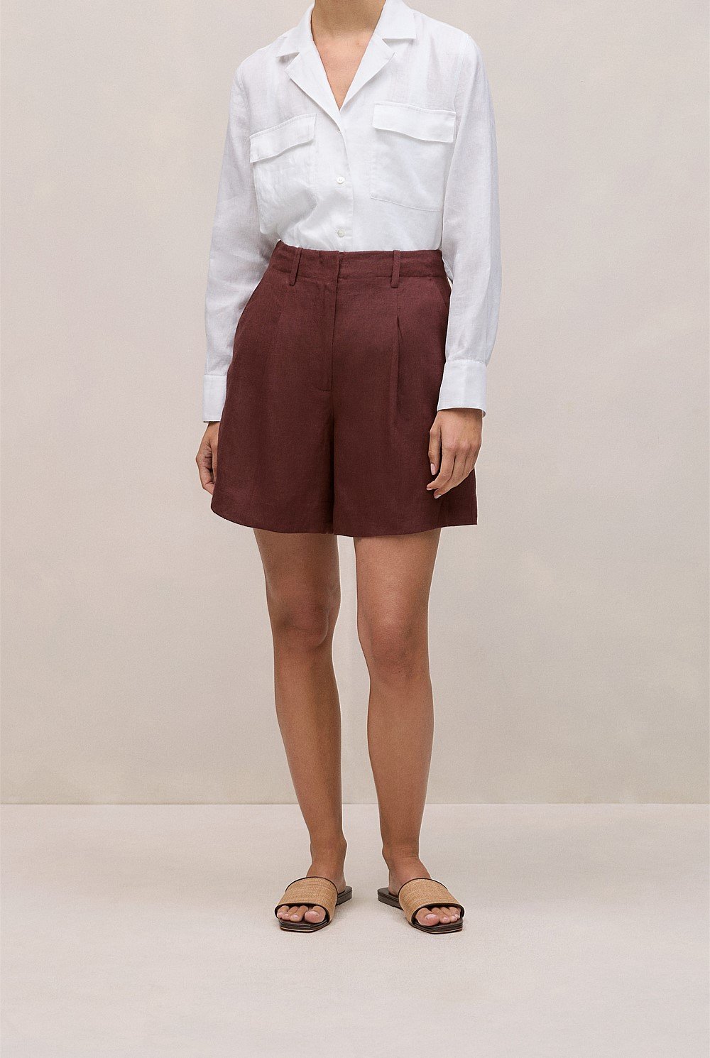 Delave Linen Tailored Short