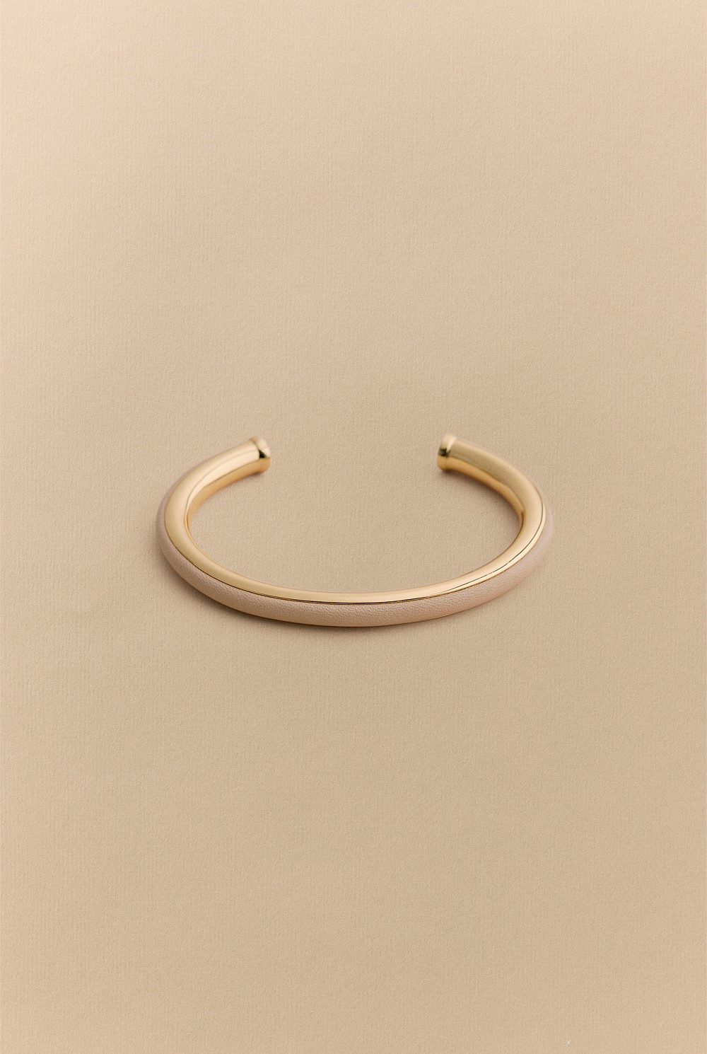 Lutra Cuff