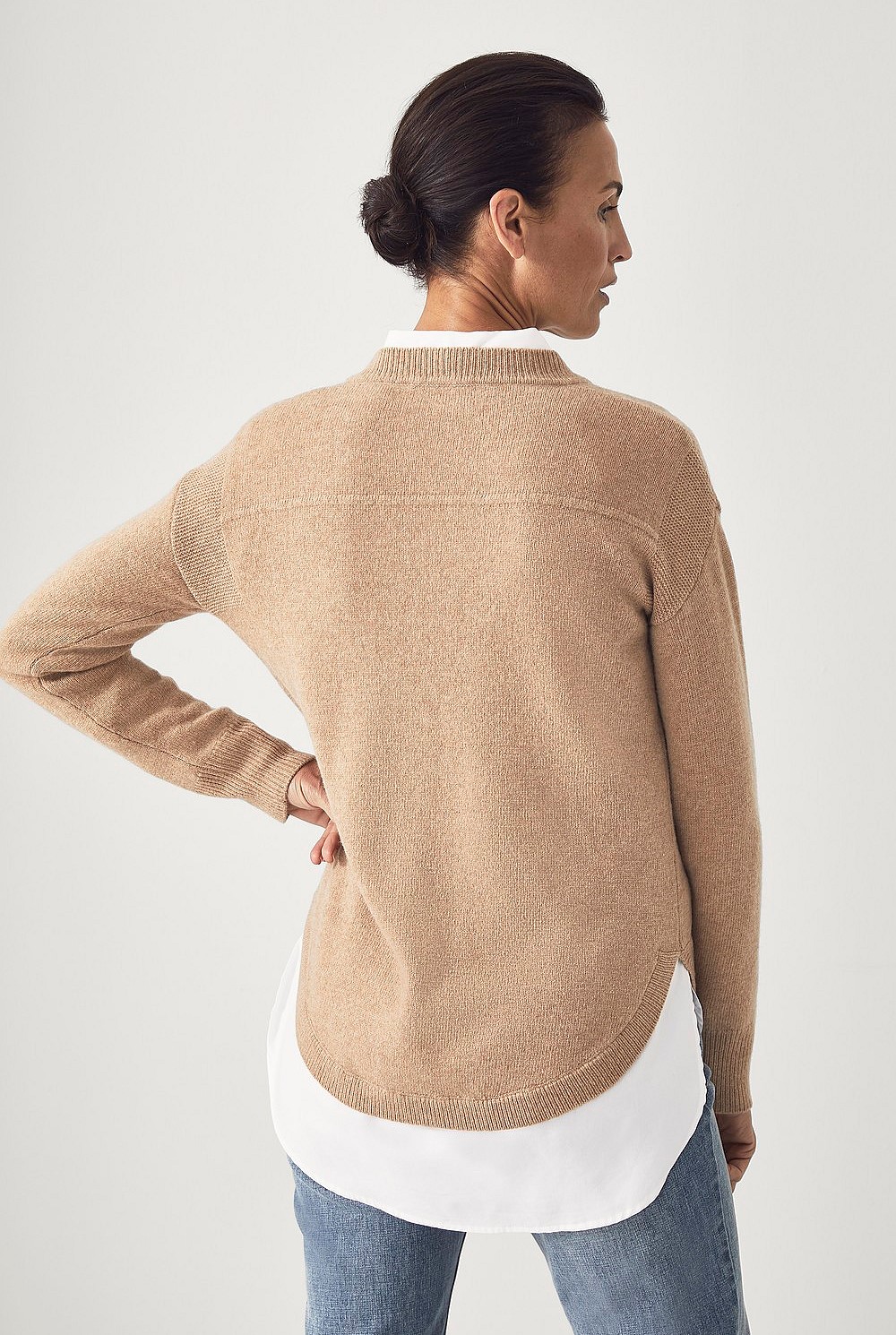 Wool V Neck Curve Hem Knit