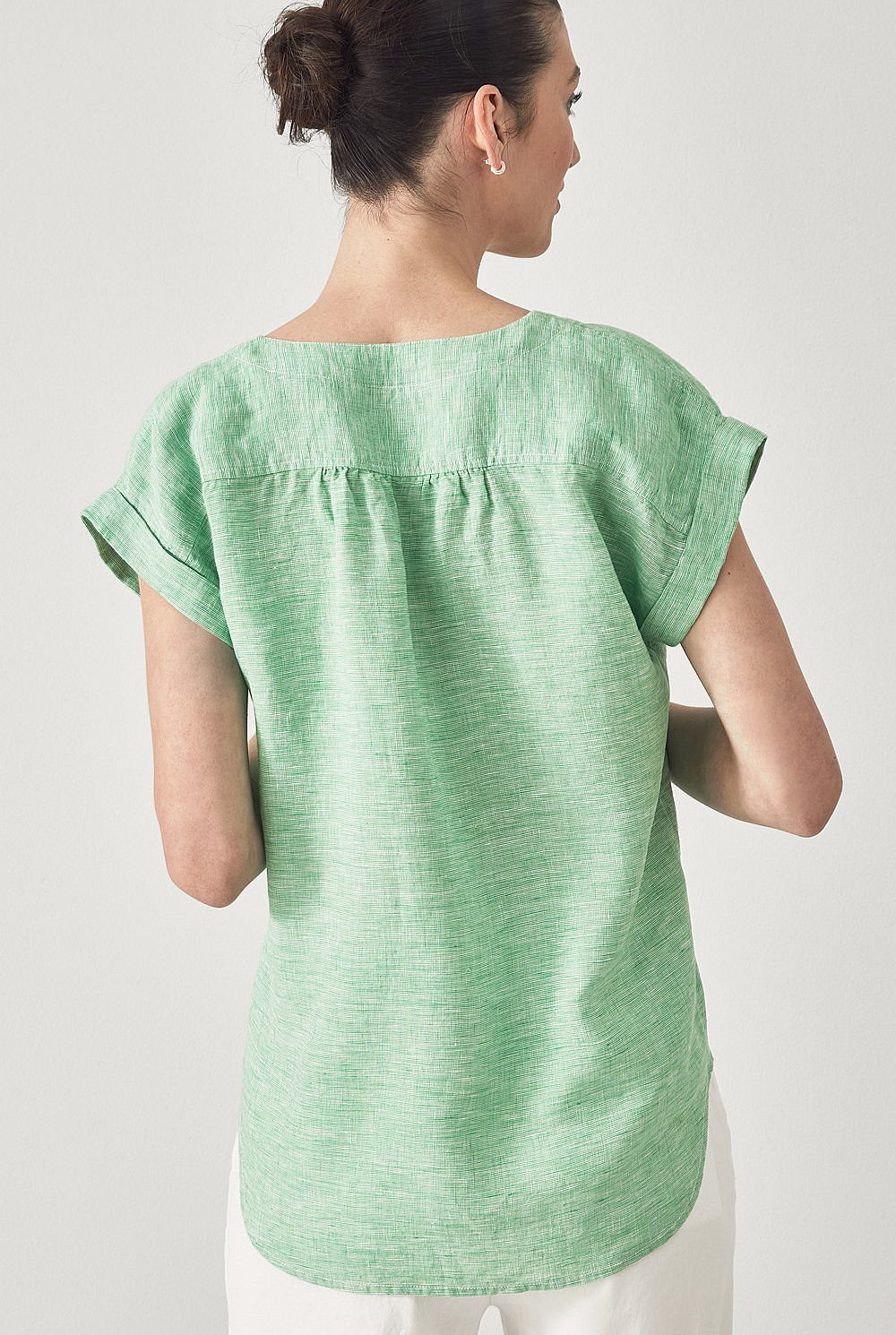 Linen Yarn Dyed Vent Neck Top