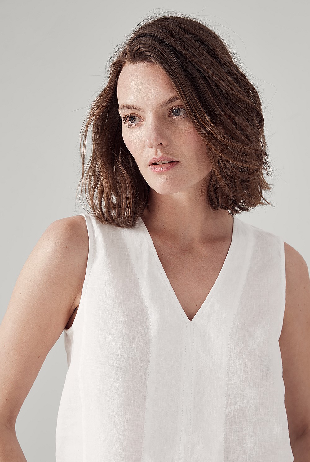 White Linen Shell Tank Top - WOMEN Shirts | Trenery