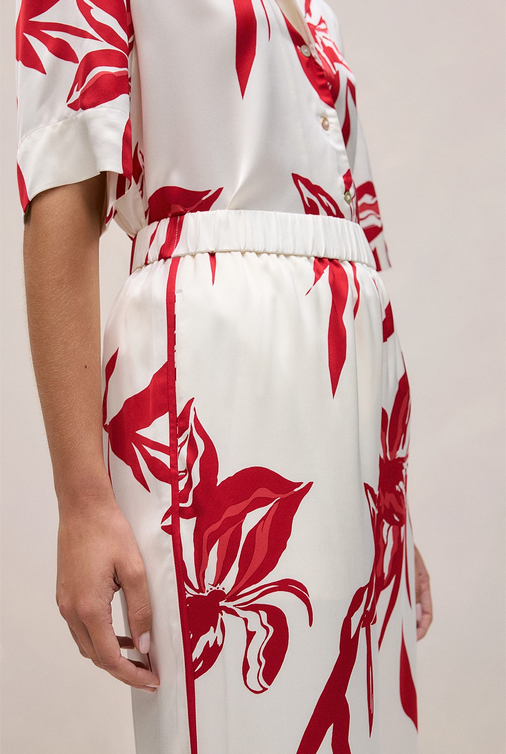 Wild Iris Satin Relaxed Pant