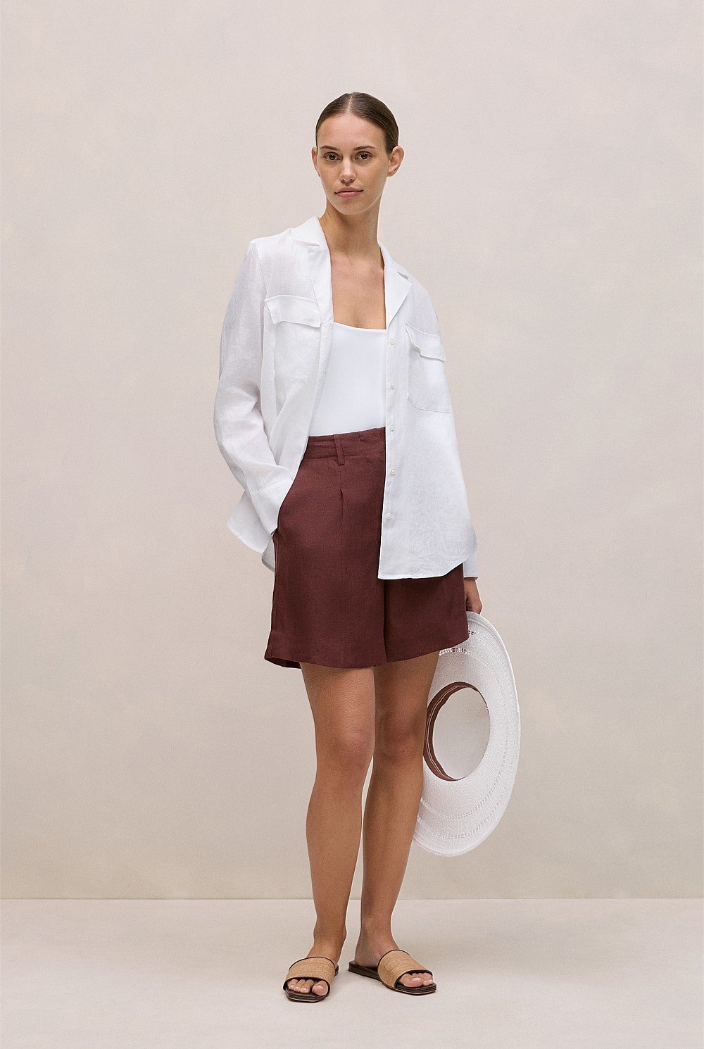 Delave Linen Tailored Short