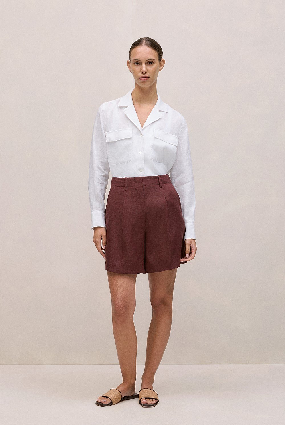 Delave Linen Tailored Short