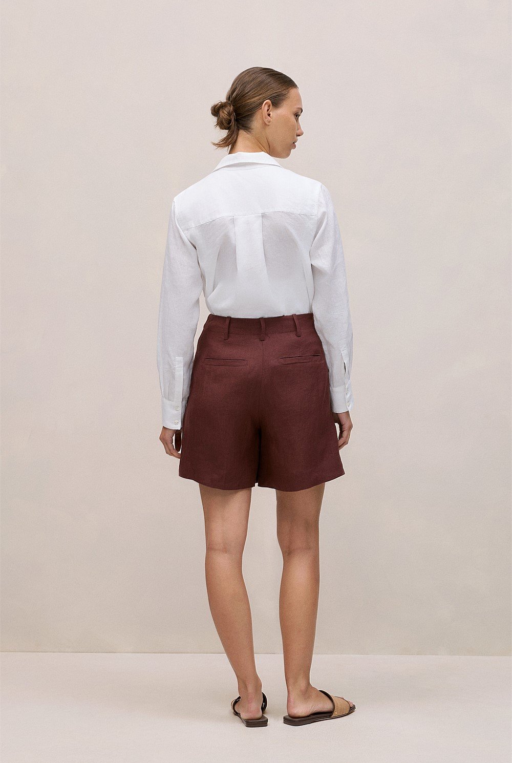 Delave Linen Tailored Short