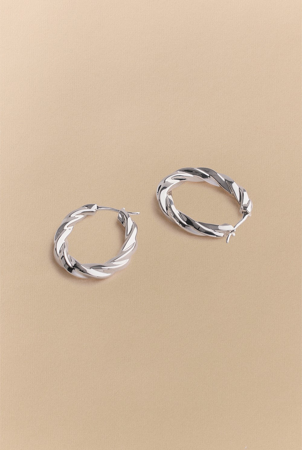 Era Twist Hoop Earrings