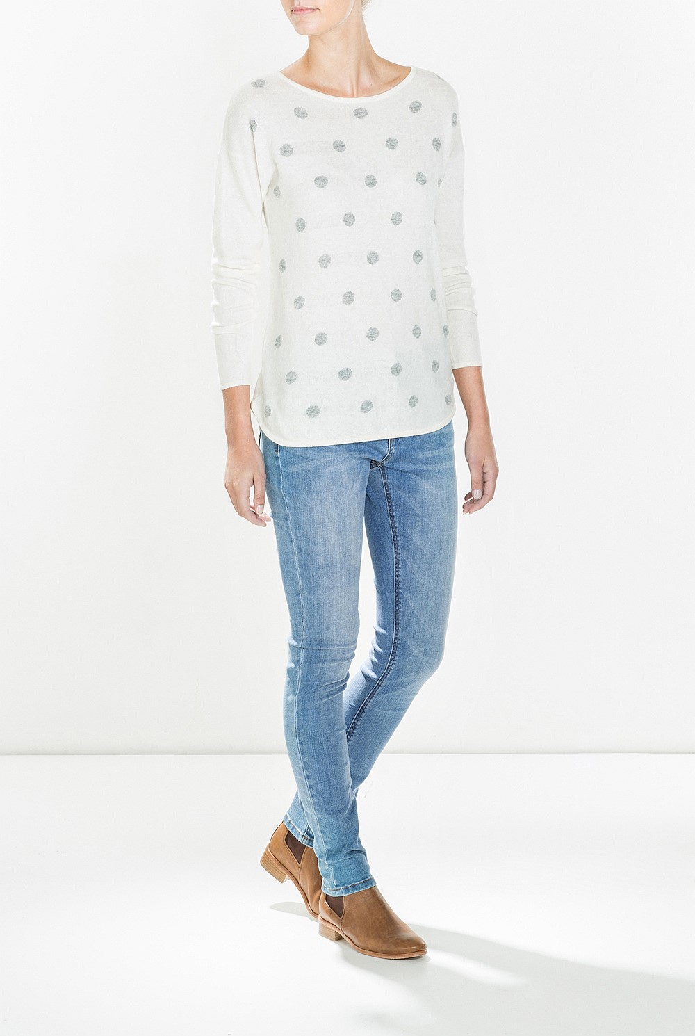 Spotted Curved Hem Knit