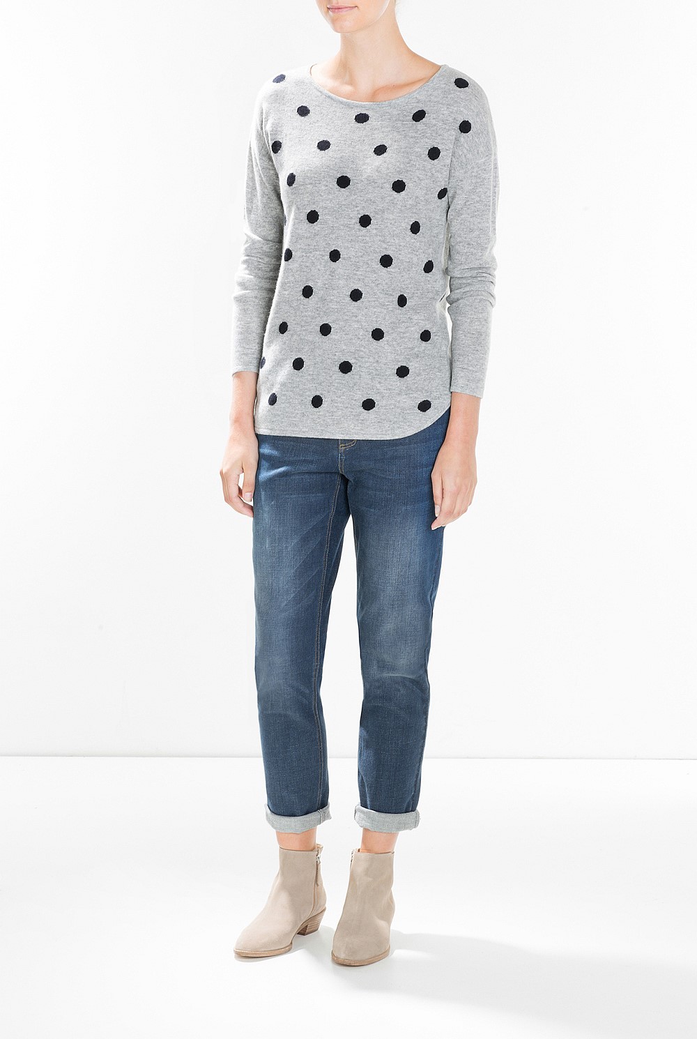 Spotted Curved Hem Knit
