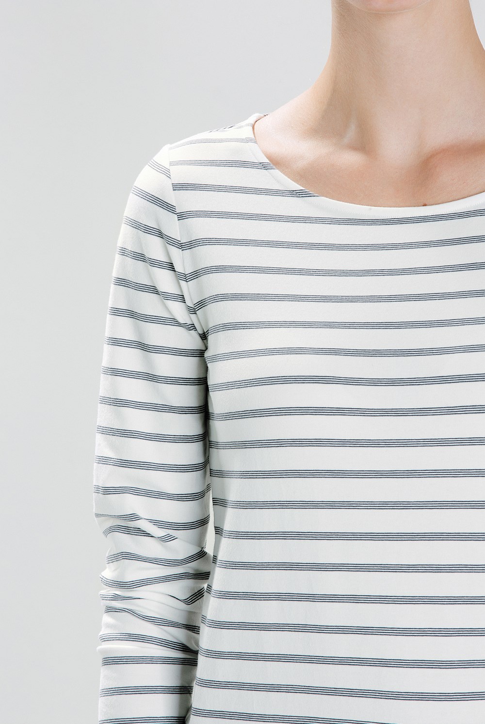 Long Sleeved Fine Striped T-Shirt