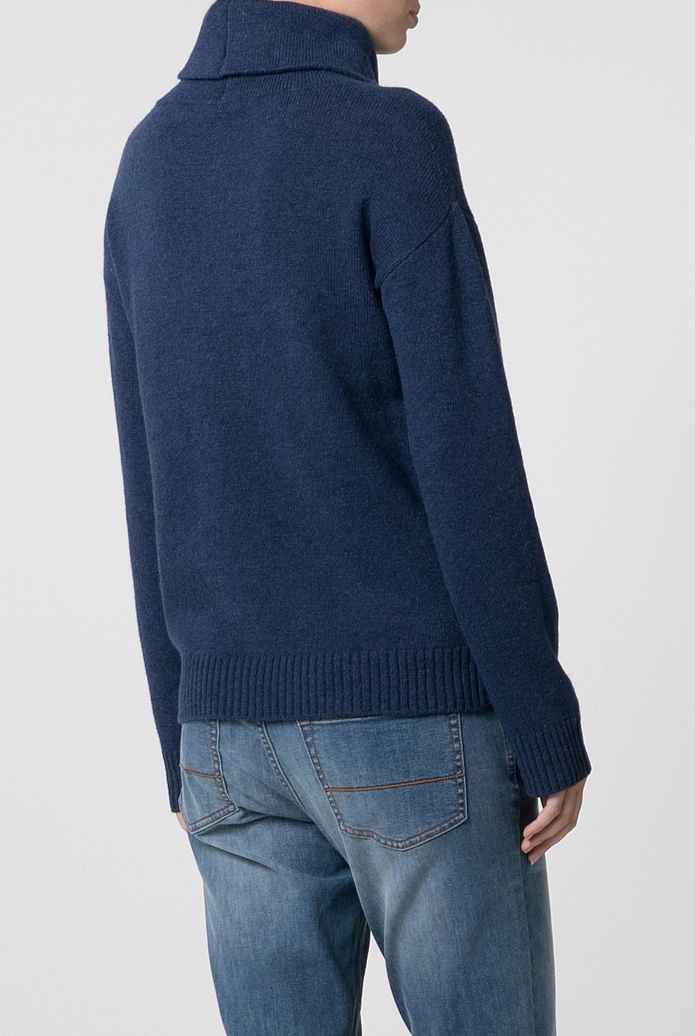 Sporty Merino Wool Roll Neck