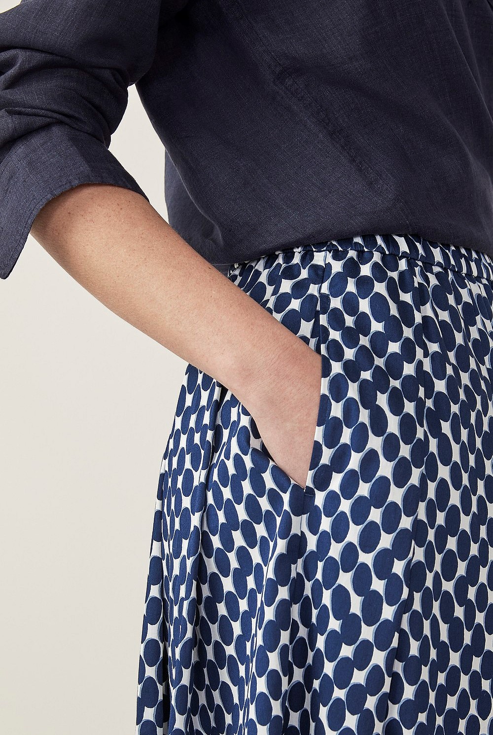 Overlay Spot Pleat Skirt