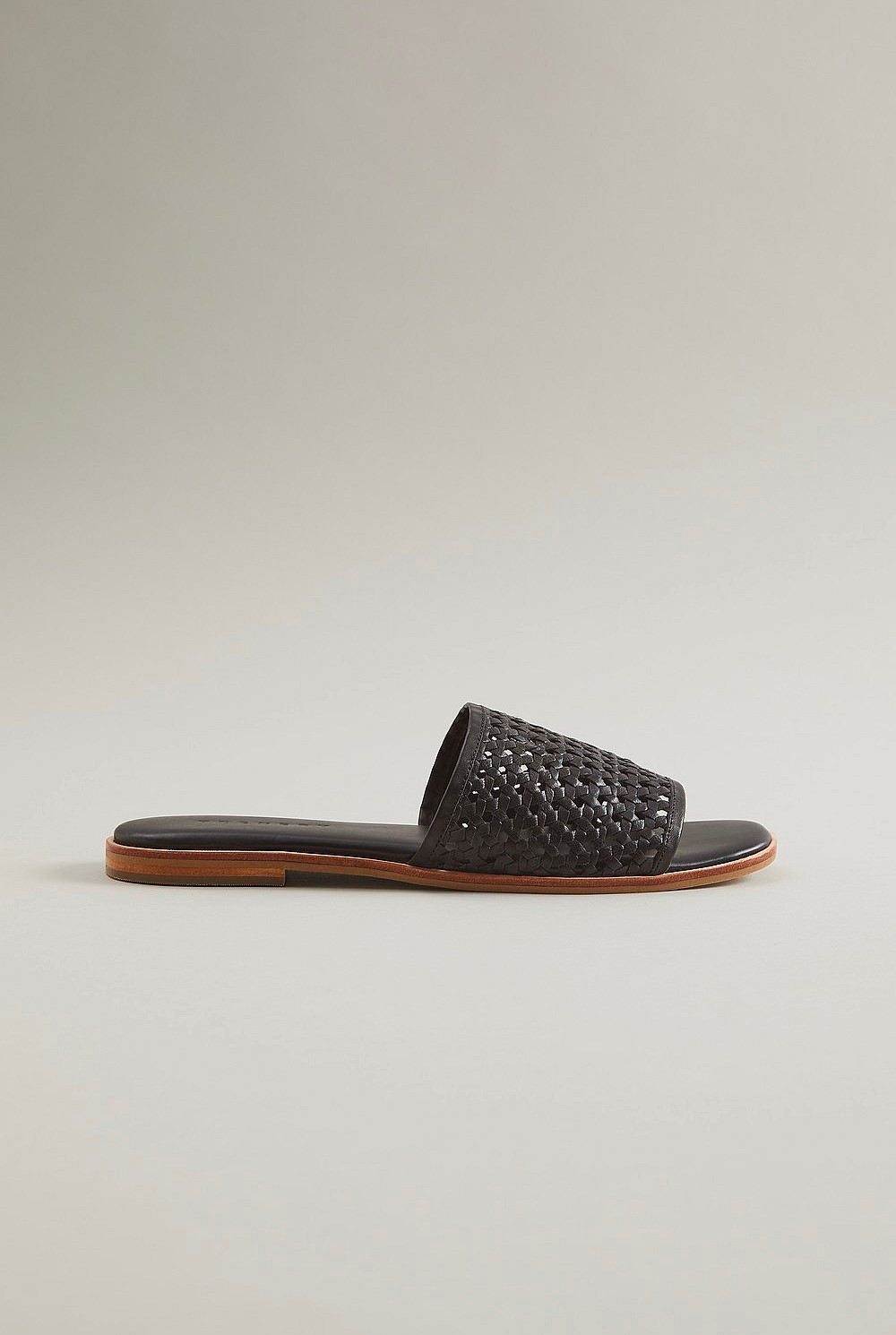 Edda Woven Slide