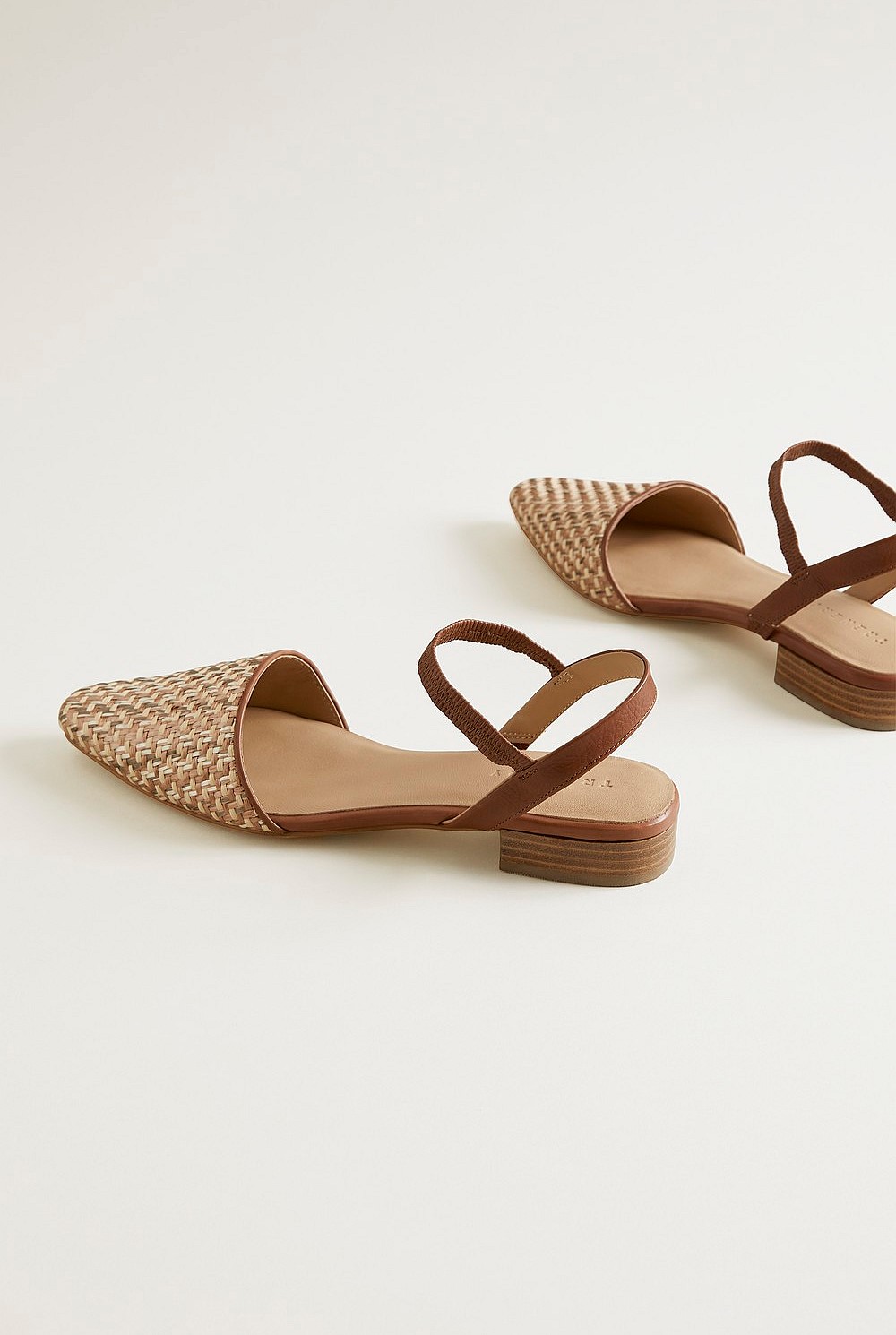 Cooper Woven Flat