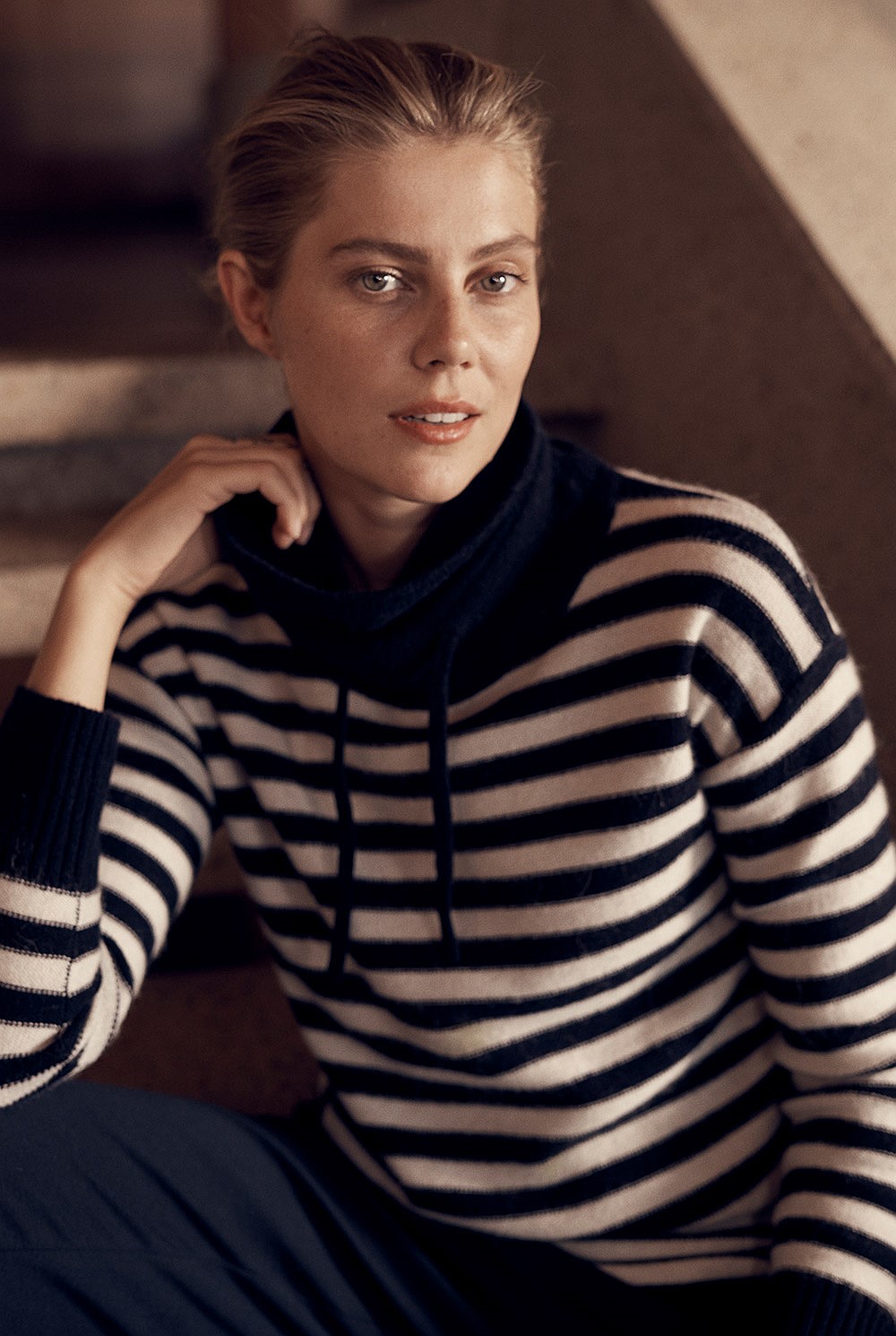 Sporty Stripe Rollneck